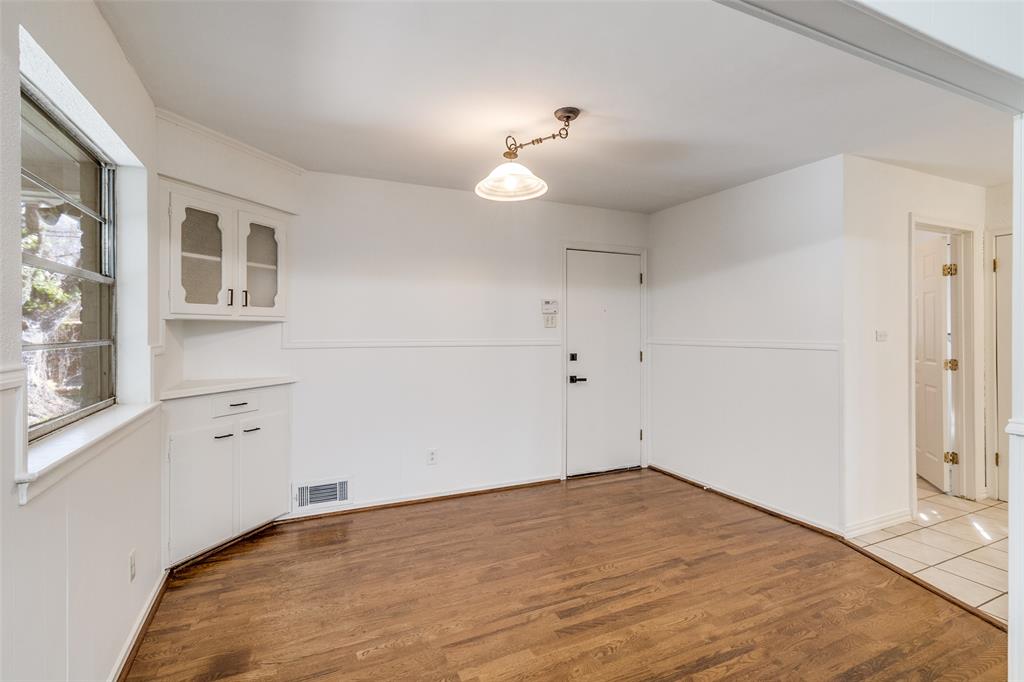 8060 Woodhue Road Dallas, TX 75228 - Photo 11 of 29