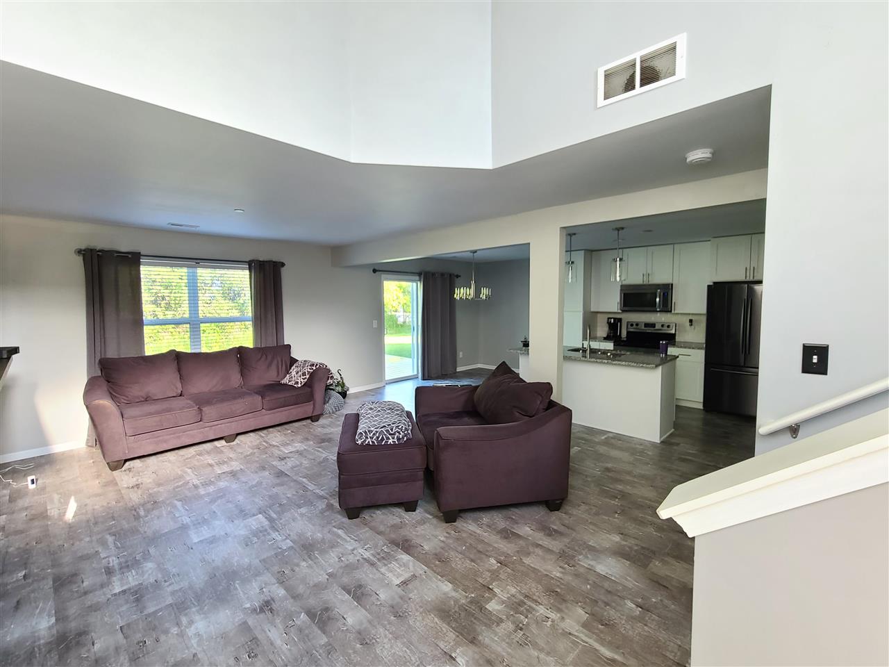 9130 Romeldale Lane Roscoe, IL 61073 - Photo 3 of 29 Gallery Image 3