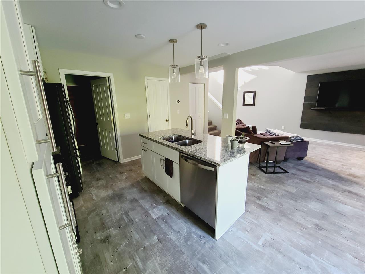 9130 Romeldale Lane Roscoe, IL 61073 - Photo 6 of 29 Gallery Image 6