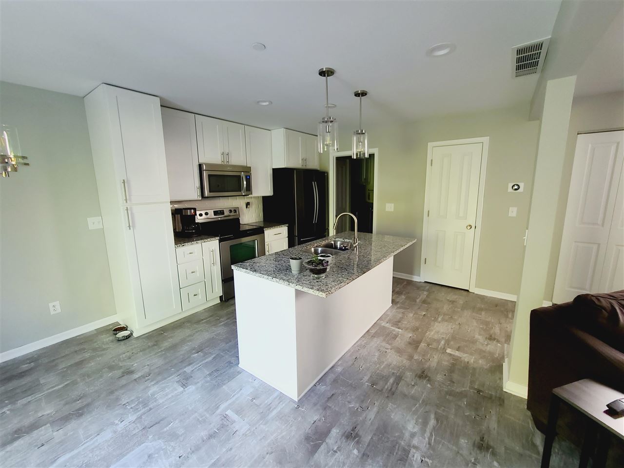 9130 Romeldale Lane Roscoe, IL 61073 - Photo 7 of 29 Gallery Image 7