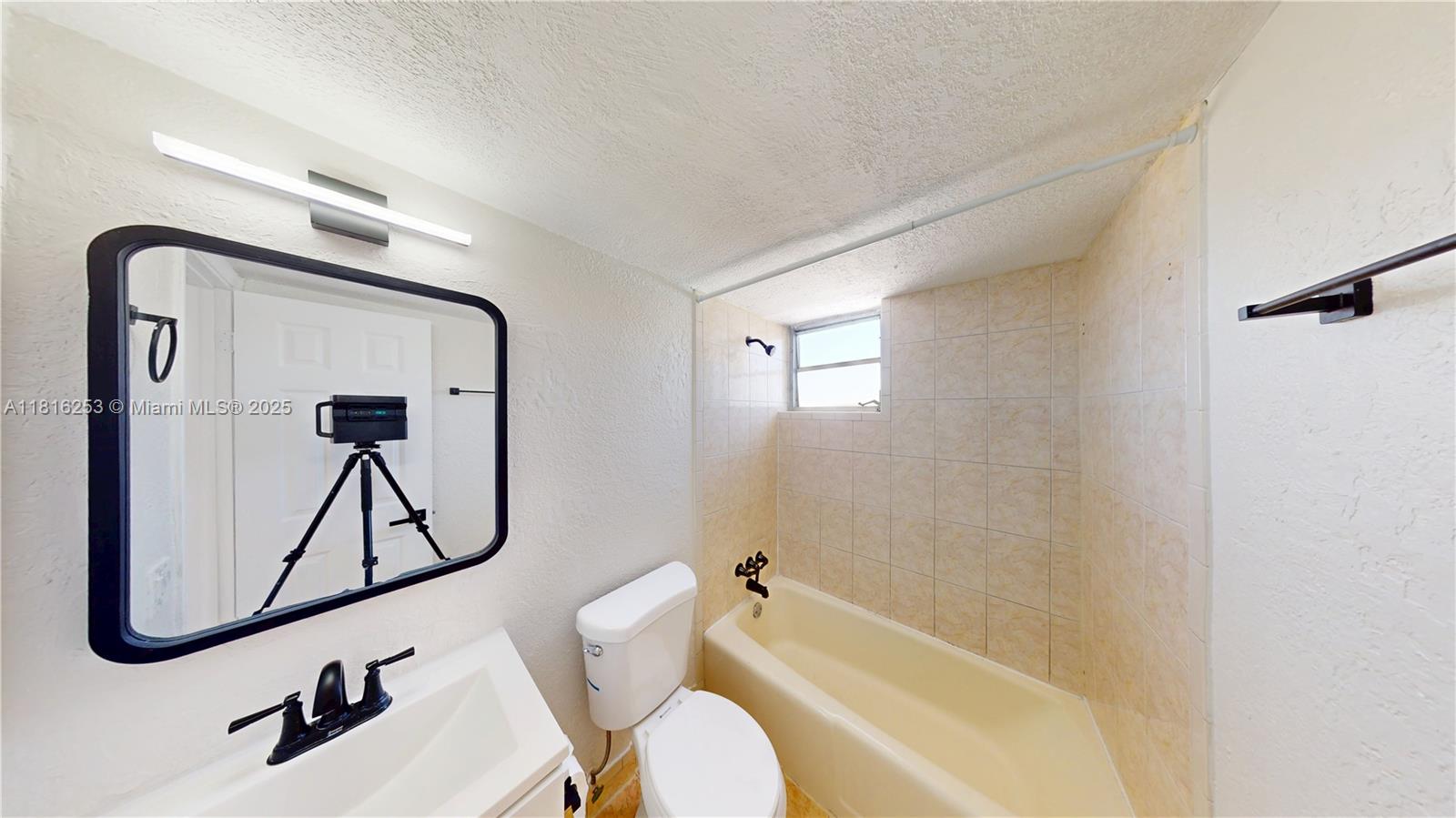677 Southwest 9th Avenue, Unit 309 Miami, FL 33130 - Photo 9 of 16