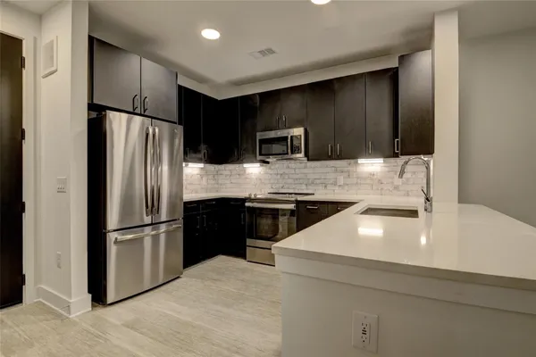 $1,717 | 6400 Washington Avenue, Unit 411, Houston, TX 77007