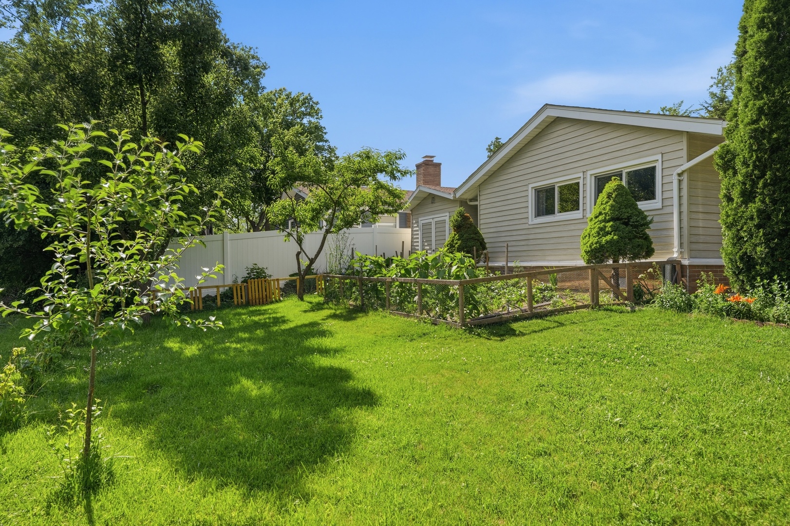 213 Edgeware Road Elk Grove Village, IL 60007 - Photo 38 of 48