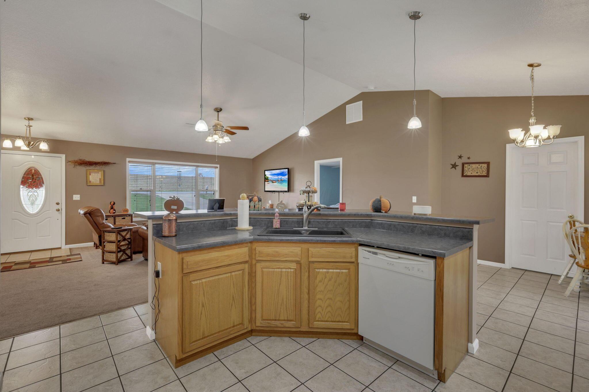 6092 Clearport Road Southwest Lancaster, OH 43130 - Photo 15 of 70 16-web-or-mls-_S5A5518