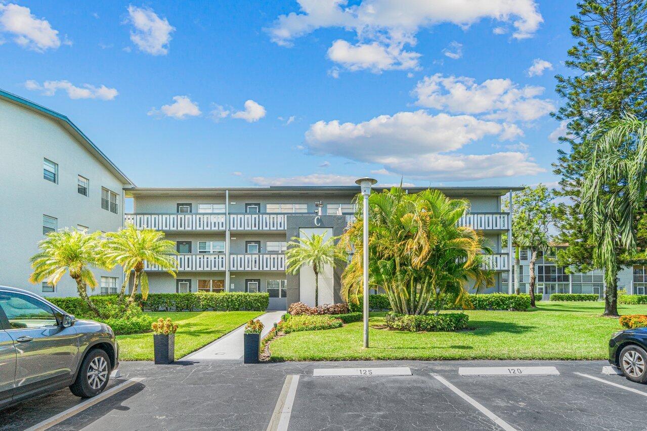 112 Suffolk C Boca Raton, FL 33434 - Photo 2 of 15 003-112SuffolkC-BocaRaton-FL-33434-SMALL