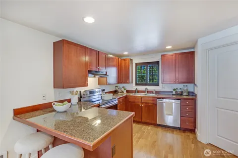 $525,000 | 4851 A Delridge Way Southwest, Seattle, WA 98106