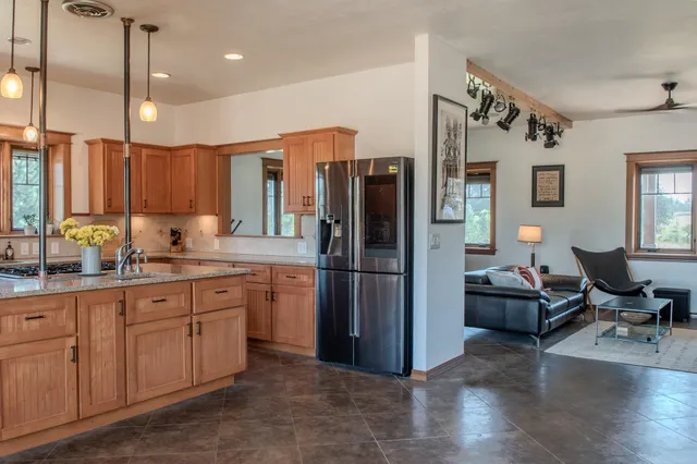 $820,000 | 9724 South Darknell Road, Valleyford, WA 99036