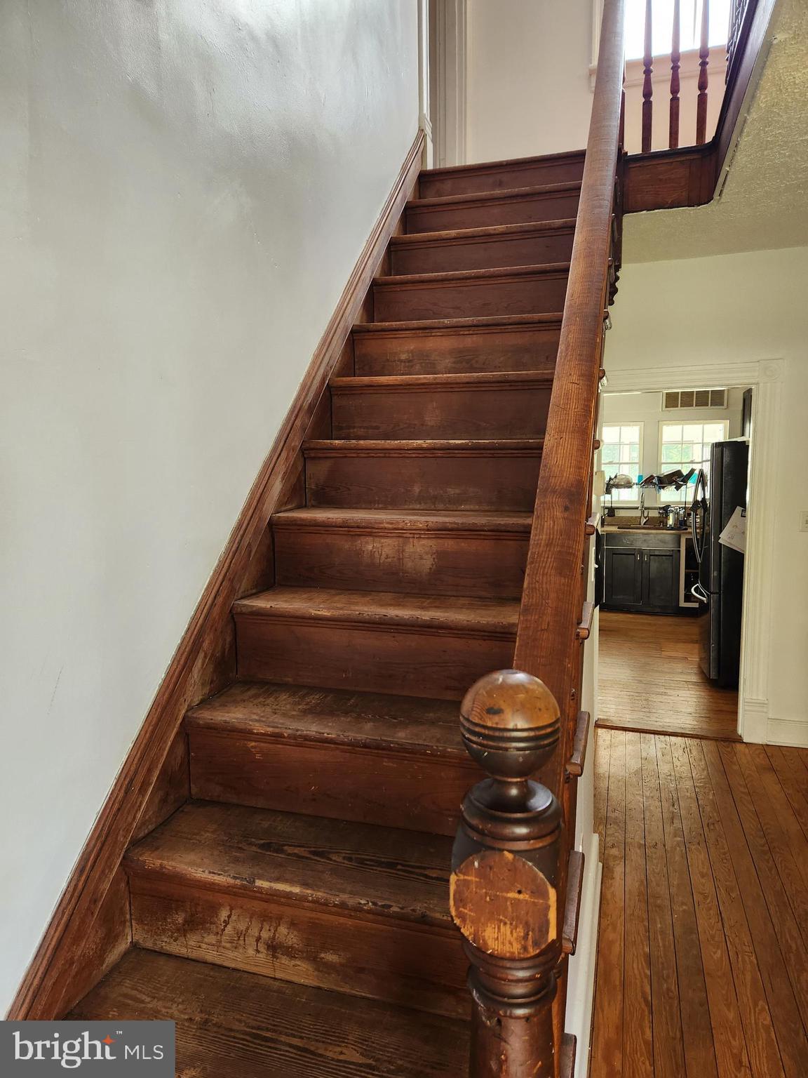 146 Mica Road Mineral, VA 23117 - Photo 3 of 29 Stairwell