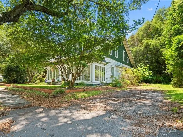 $299,000 | 101 3rd Street, Cheraw, SC 29520