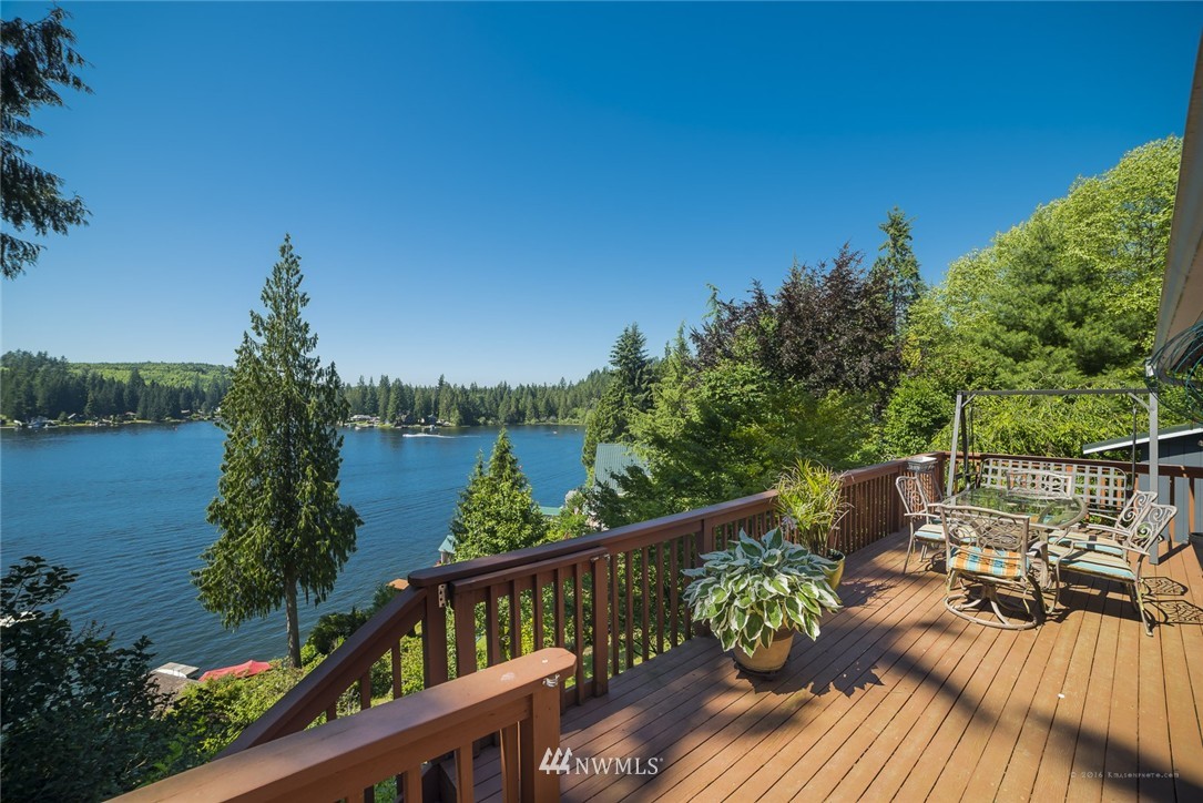 2212 South Lake Roesiger Road Snohomish, WA 98290 - Photo 2 of 24