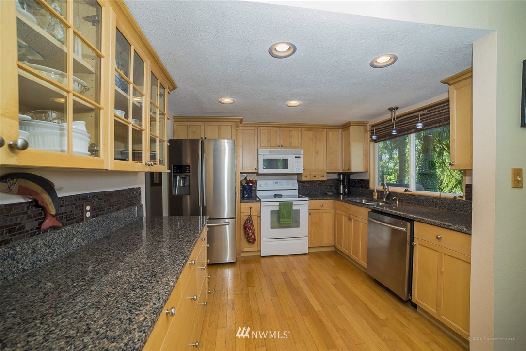 2212 South Lake Roesiger Road Snohomish, WA 98290 - Photo 8 of 24