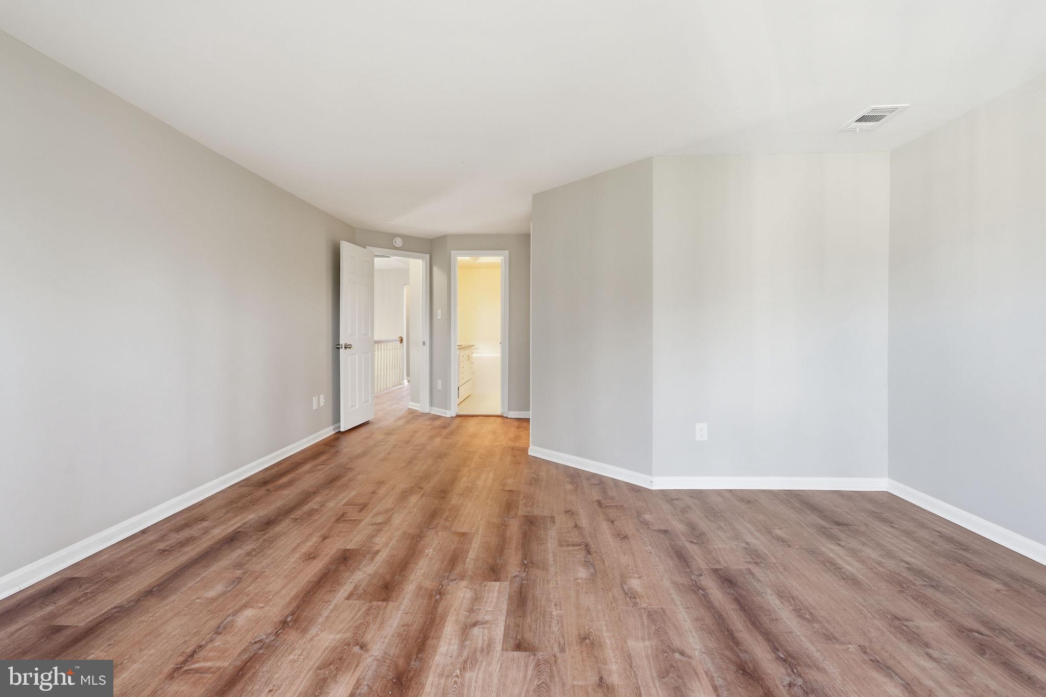 11719 Arbor Glen Way Reston, VA 20194 - Photo 16 of 25