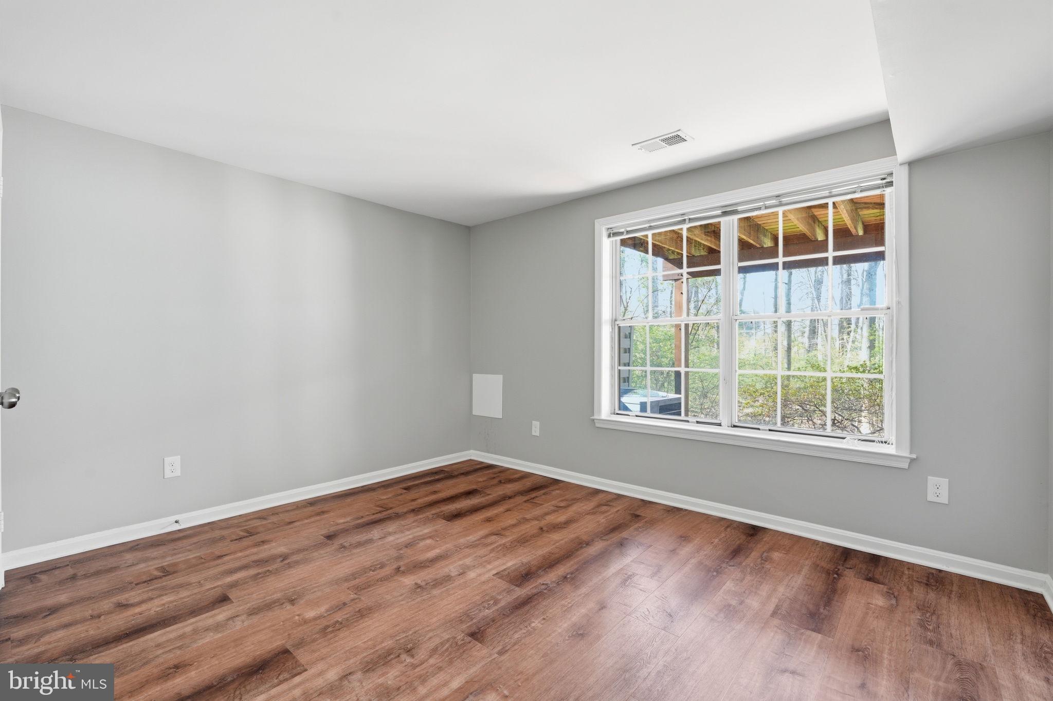 11719 Arbor Glen Way Reston, VA 20194 - Photo 18 of 25