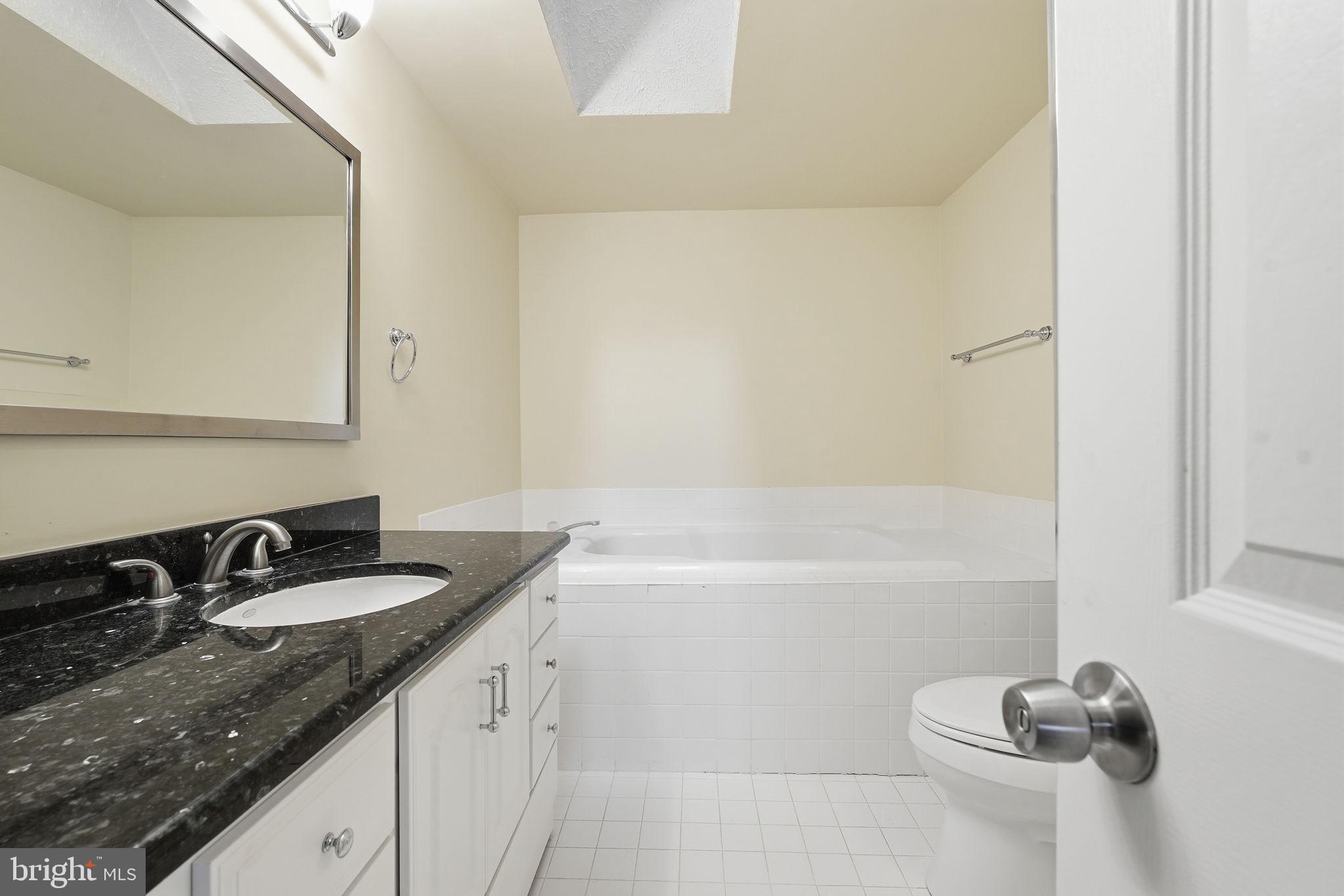 11719 Arbor Glen Way Reston, VA 20194 - Photo 19 of 25