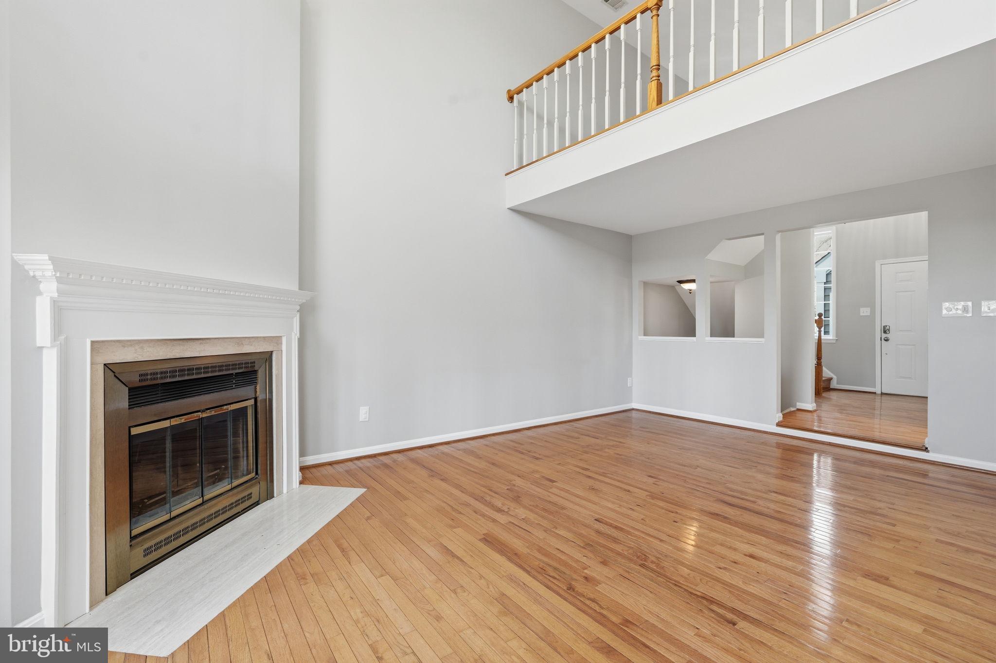 11719 Arbor Glen Way Reston, VA 20194 - Photo 4 of 25