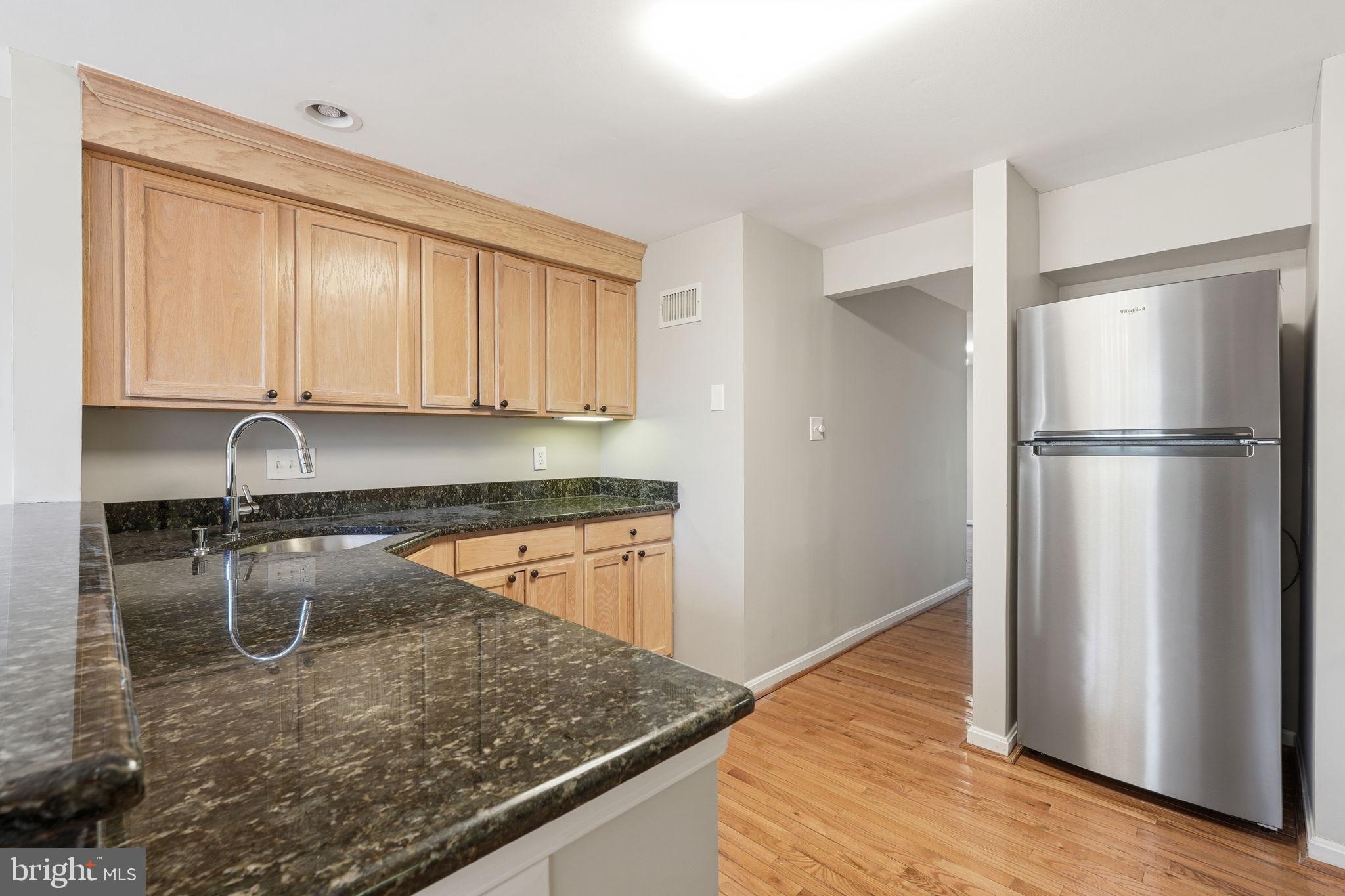 11719 Arbor Glen Way Reston, VA 20194 - Photo 6 of 25