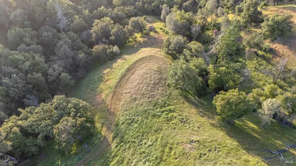 $3,100,000 | 21350 River Road, Geyserville, CA 95441