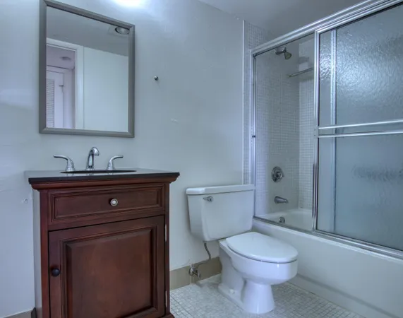 $2,000 | 4471 Luxemburg Court, Unit 301, Lake Worth, FL 33467