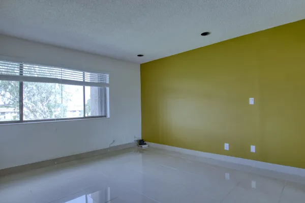 $2,000 | 4471 Luxemburg Court, Unit 301, Lake Worth, FL 33467