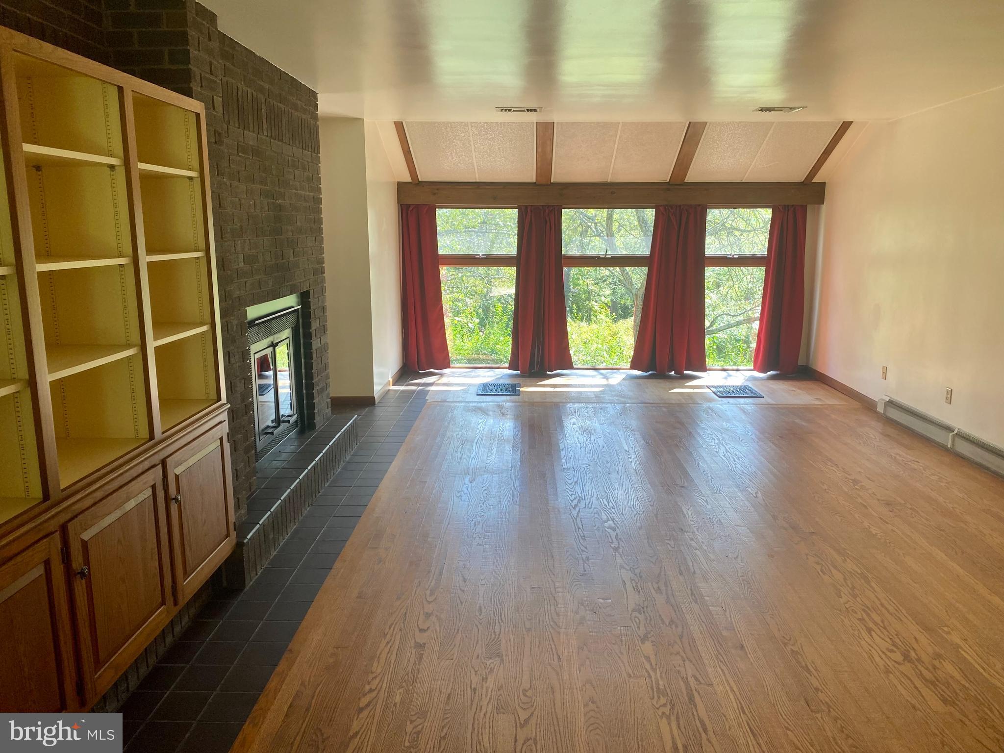 191 Specht Road Pottstown, PA 19464 - Photo 14 of 41 Living Room