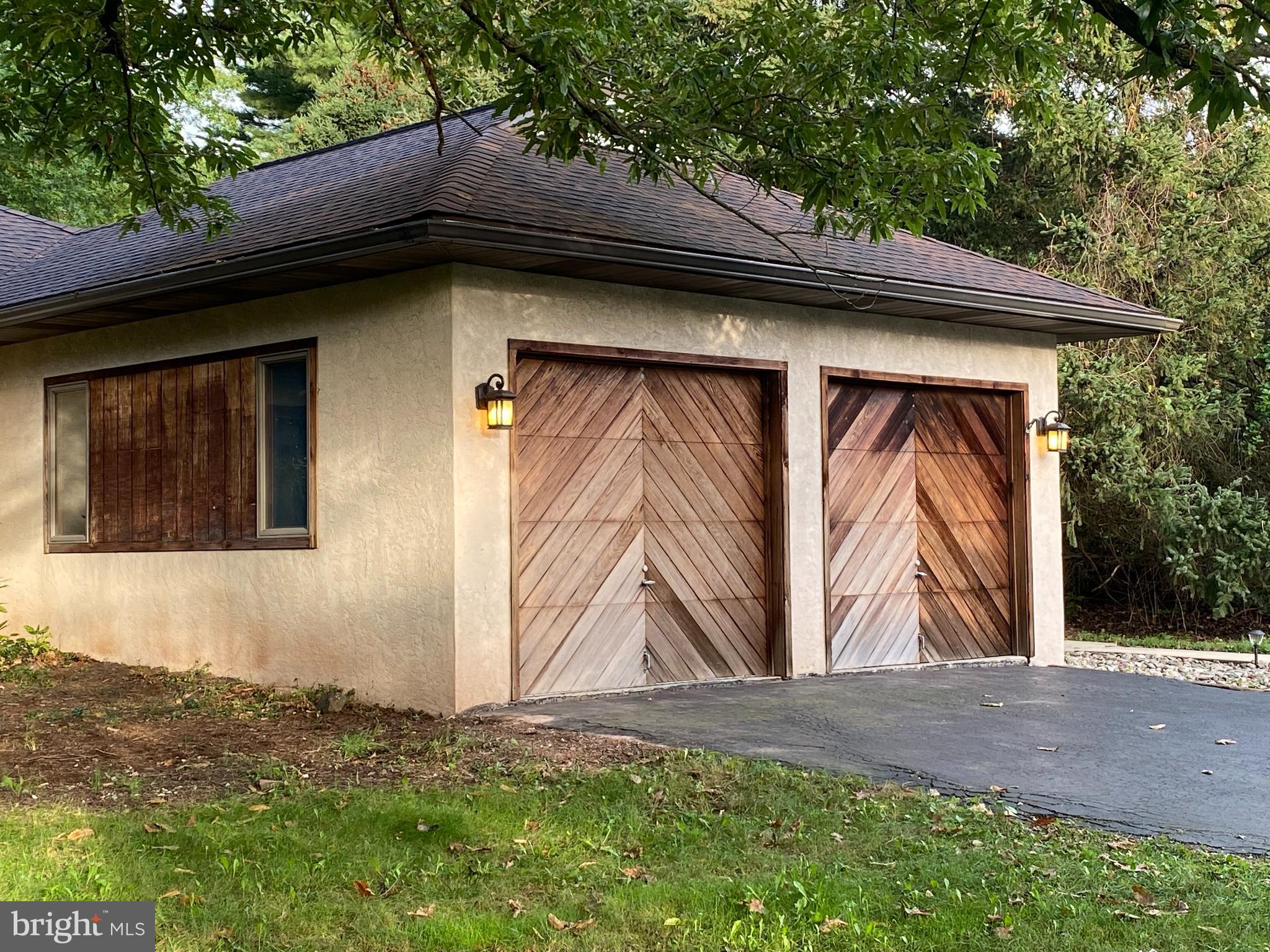 191 Specht Road Pottstown, PA 19464 - Photo 10 of 41 Garage