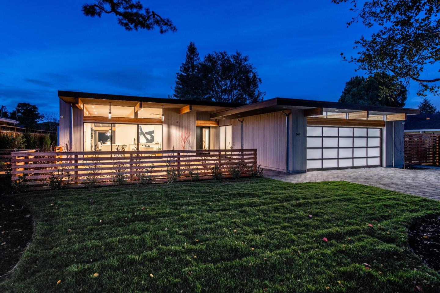 667 Springer Terrace Los Altos, CA 94024 - Photo 36 of 36 a view of a backyard with plants
