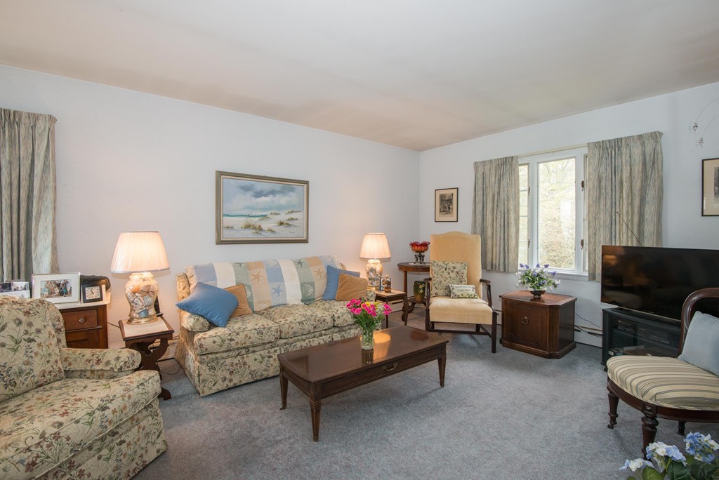 11 Pine Hill Road Swampscott, MA 01907 - Photo 7 of 30 Gallery Image 7