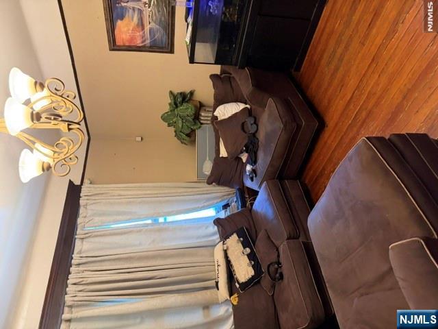 53 Chapman Place Irvington, NJ 07111 - Photo 2 of 5
