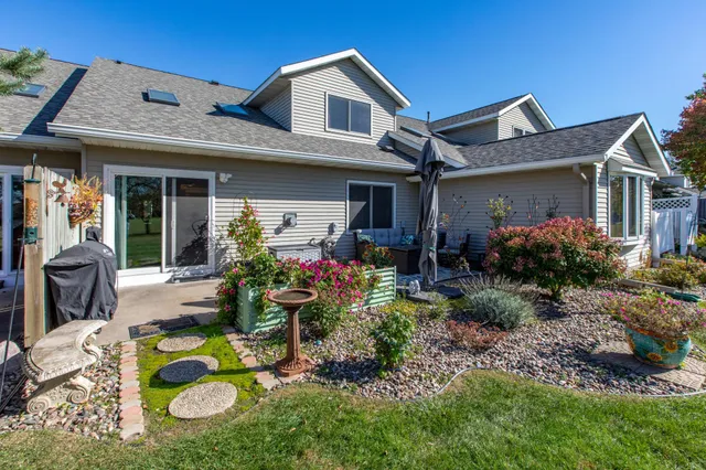 $315,000 | 2429 Viola Heights Drive Northeast, Rochester, MN 55906