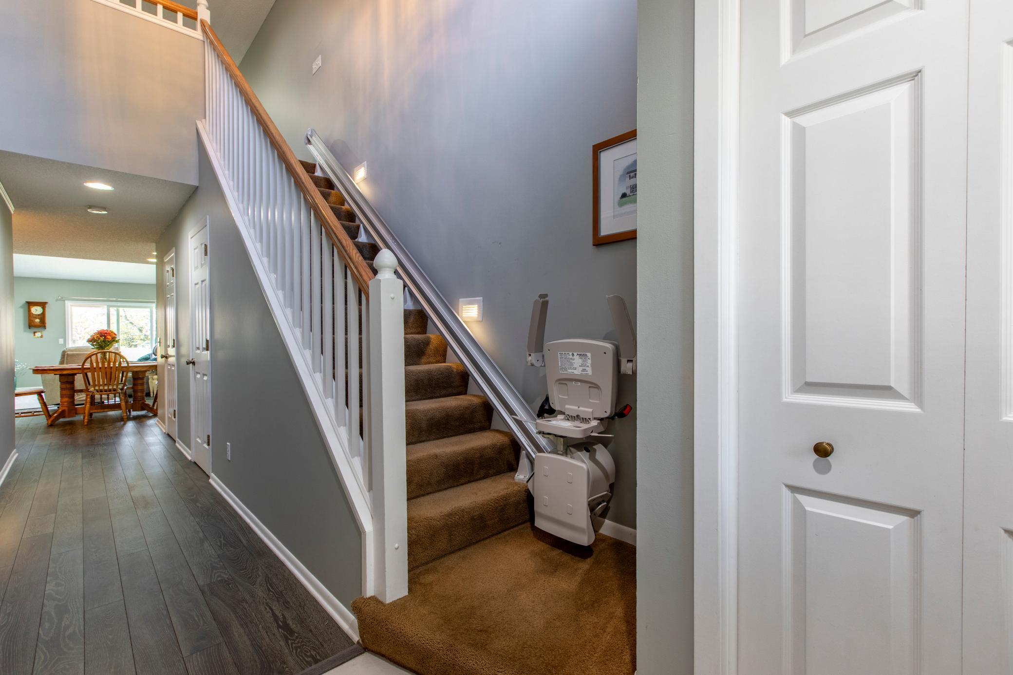 2429 Viola Heights Drive Northeast Rochester, MN 55906 - Photo 3 of 35