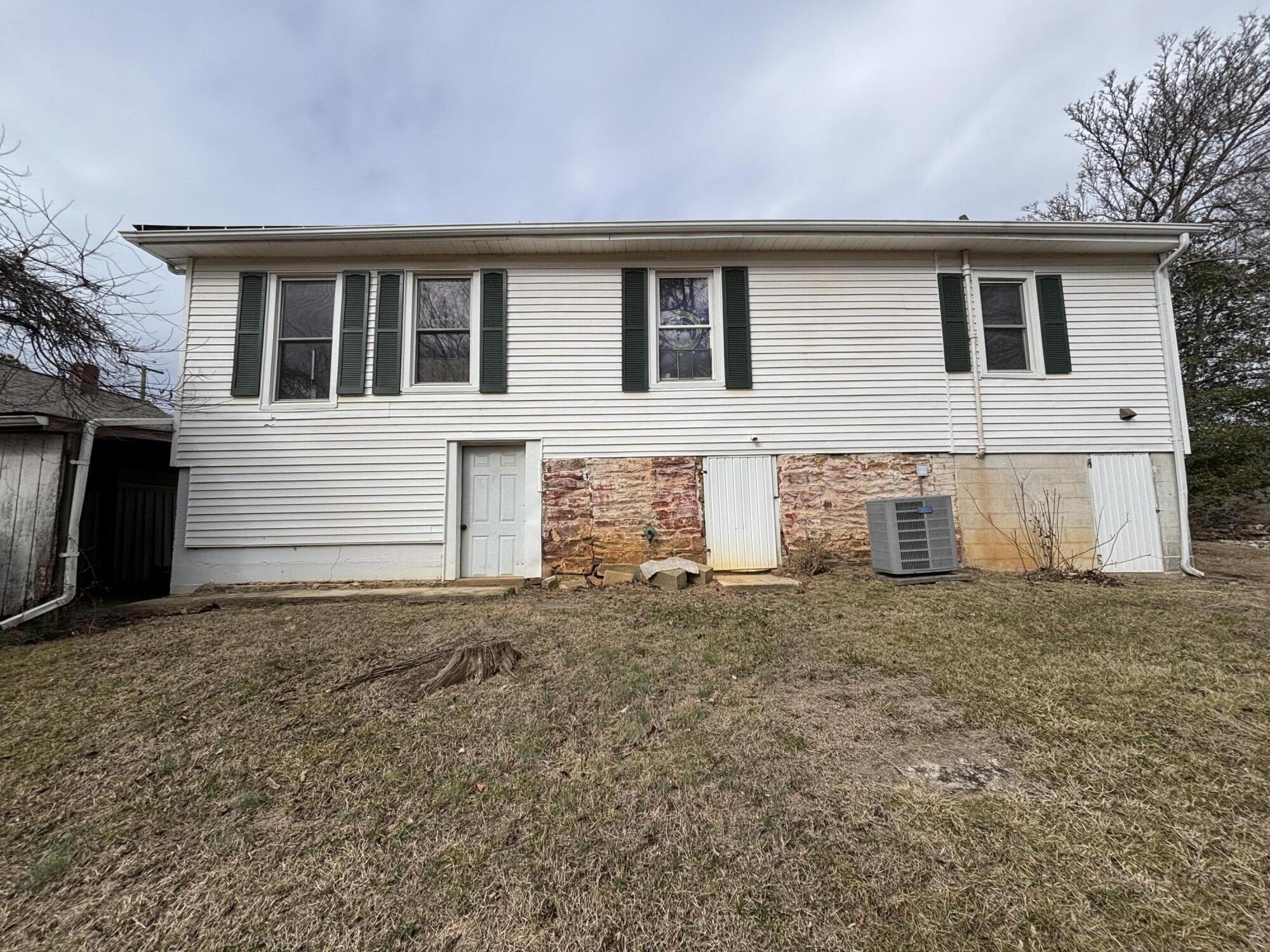165 West College Street Rocky Mount, VA 24151 - Photo 22 of 24 a backyard of a house