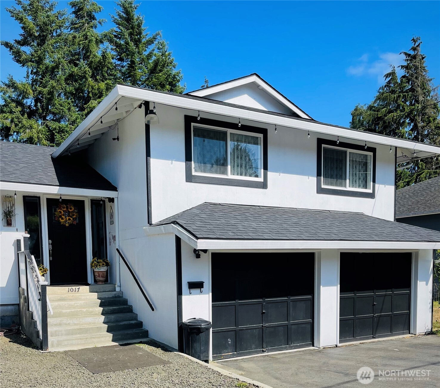 1017 Ballentine Street Raymond, WA 98577 - Photo 1 of 30 a front view of house with stairs