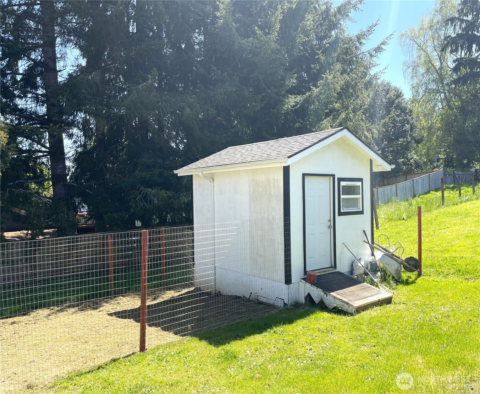 1017 Ballentine Street Raymond, WA 98577 - Photo 26 of 33 a front view of a house with a yard