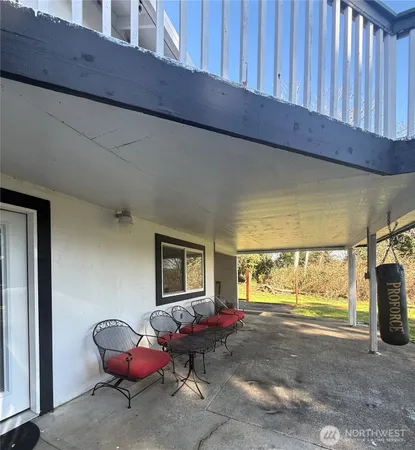 $440,000 | 1017 Ballentine Street, Raymond, WA 98577
