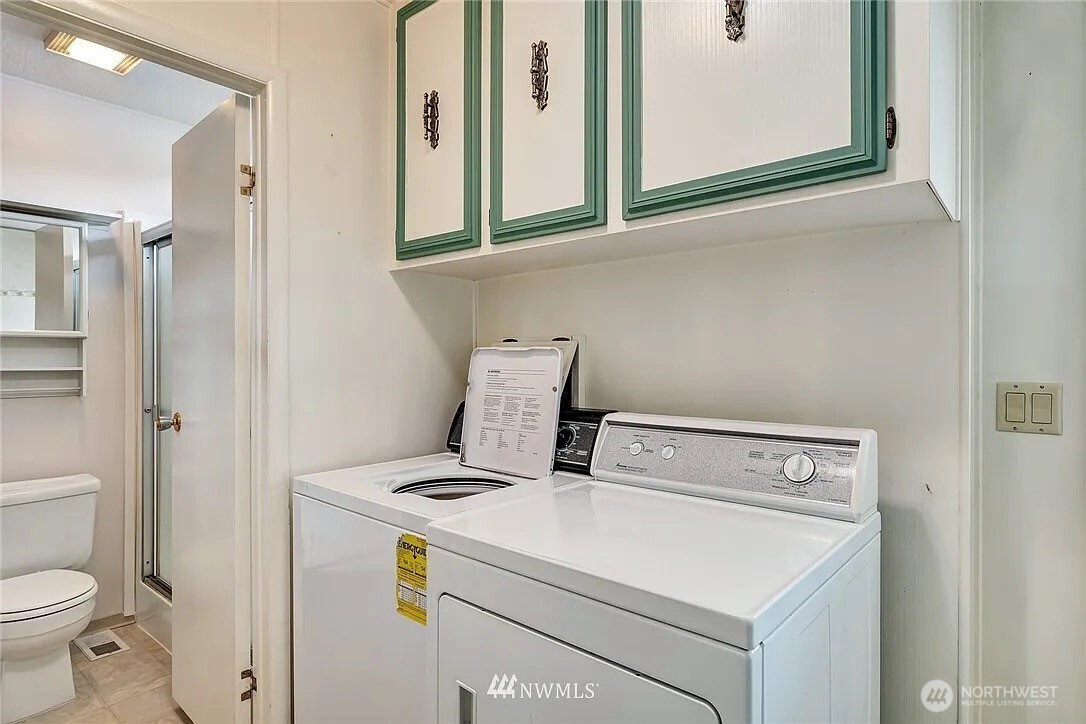 17044 Woodcrest Drive Northeast Bothell, WA 98011 - Photo 15 of 23