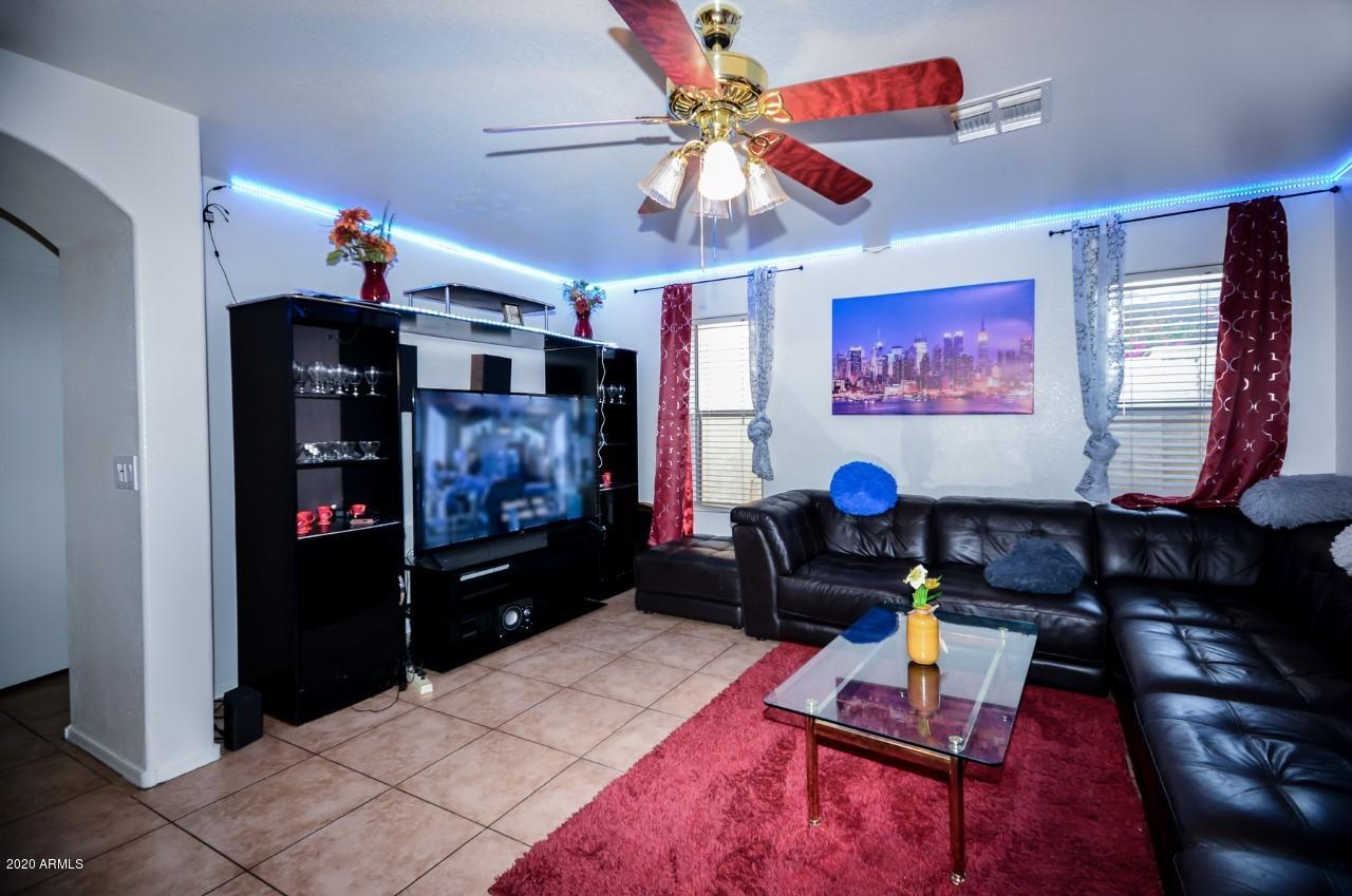 12724 Desert Flower Road Avondale, AZ 85392 - Photo 8 of 15 family room