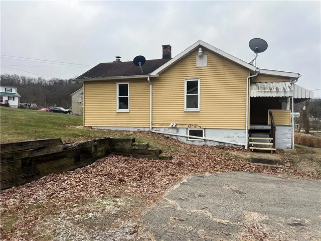 $94,900 | 59 Dewey Alley, Leechburg, PA 15656