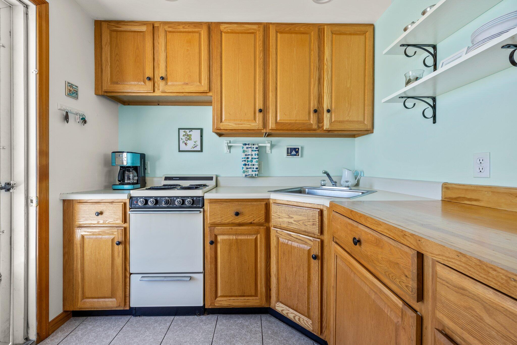 307 Shore Road, Unit 8SB3 Truro, MA 02666 - Photo 11 of 26 15-web-or-mls-307-shore-rd-u8