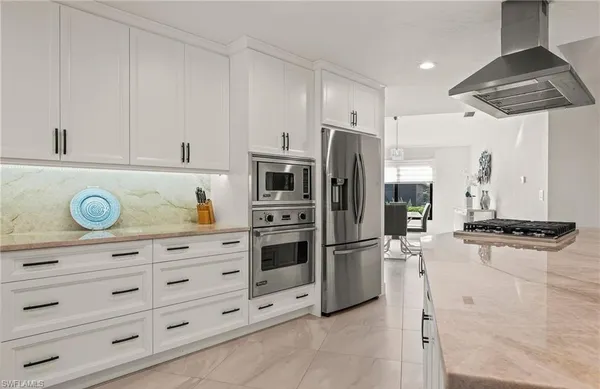 $7,000 | 2307 Queens Way, Naples, FL 34112