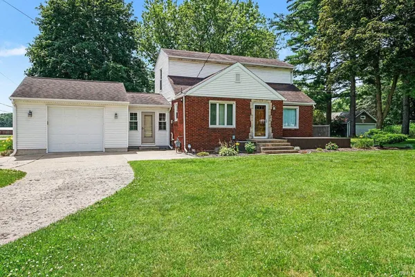 $279,900 | 26132 Highway 2, South Bend, IN 46619