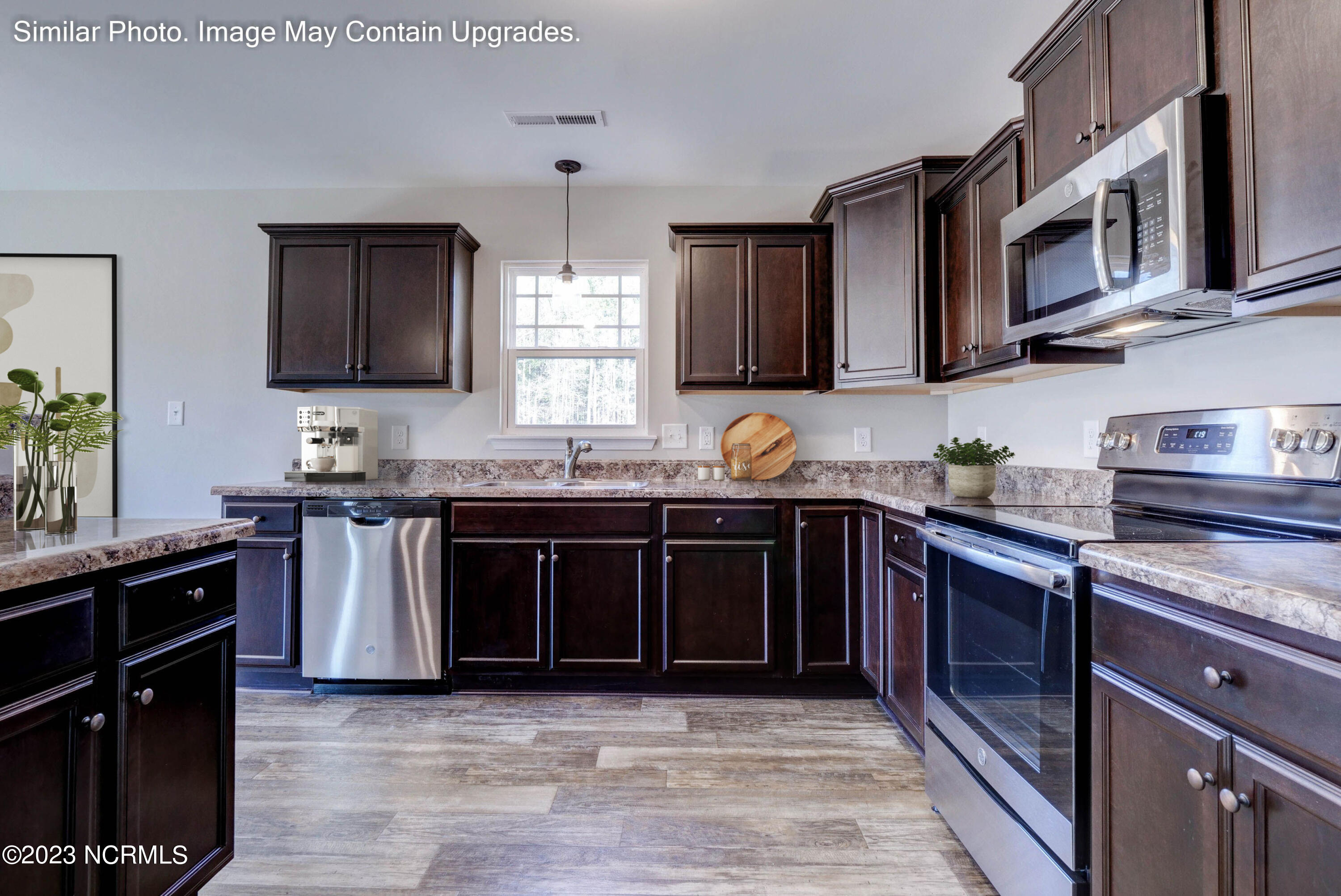 233 North Windy Ridge Road Hubert, NC 28539 - Photo 14 of 35 kitchen virual