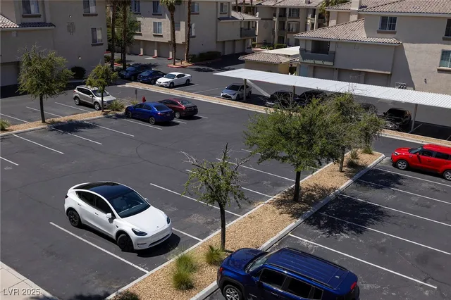 $1,200 | 7159 South Durango Drive, Unit 310, Las Vegas, NV 89113