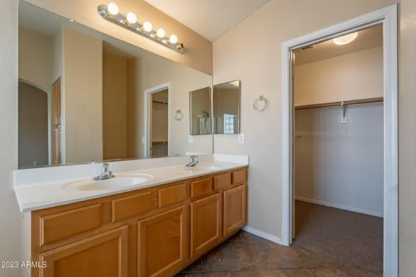 $2,250 | 4073 South Shady Court, Gilbert, AZ 85297