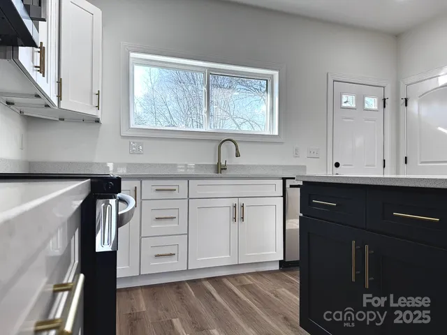 a close view of sink and tap