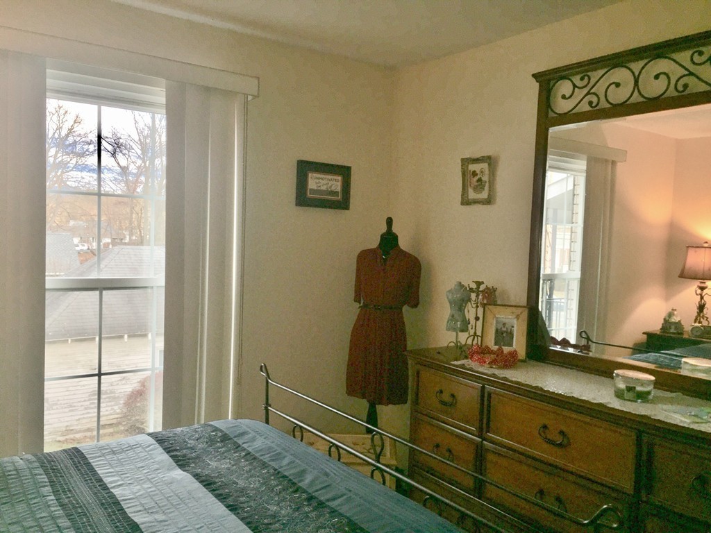 324 Russell Road, Unit 203 Westfield, MA 01085 - Photo 8 of 18 Gallery Image 8