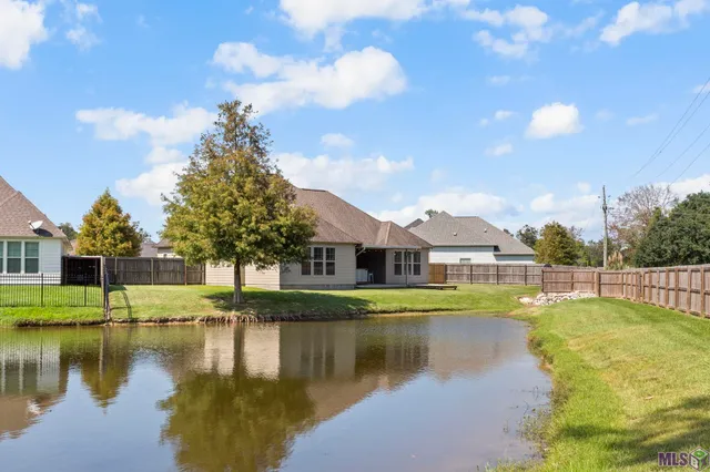 $399,000 | 16472 Orchard Way Drive, Prairieville, LA 70769