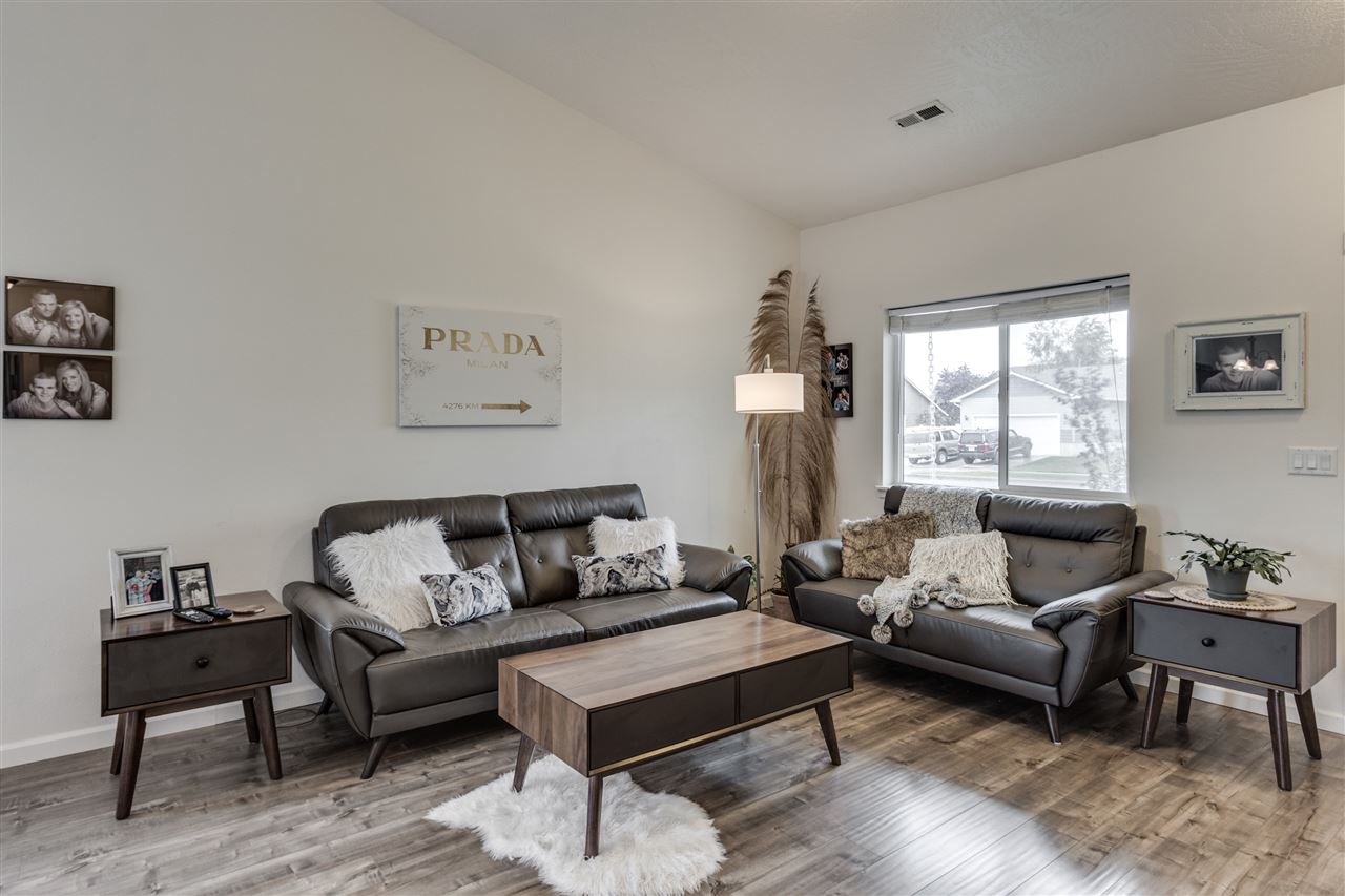 4515 South Mack Road Spokane, WA 99224 - Photo 3 of 20