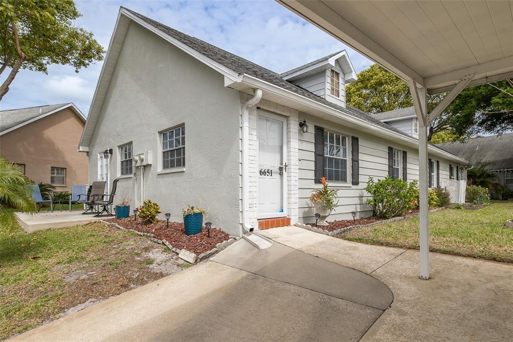 6651 Timbercove Lane New Port Richey, FL 34653 - Photo 2 of 39