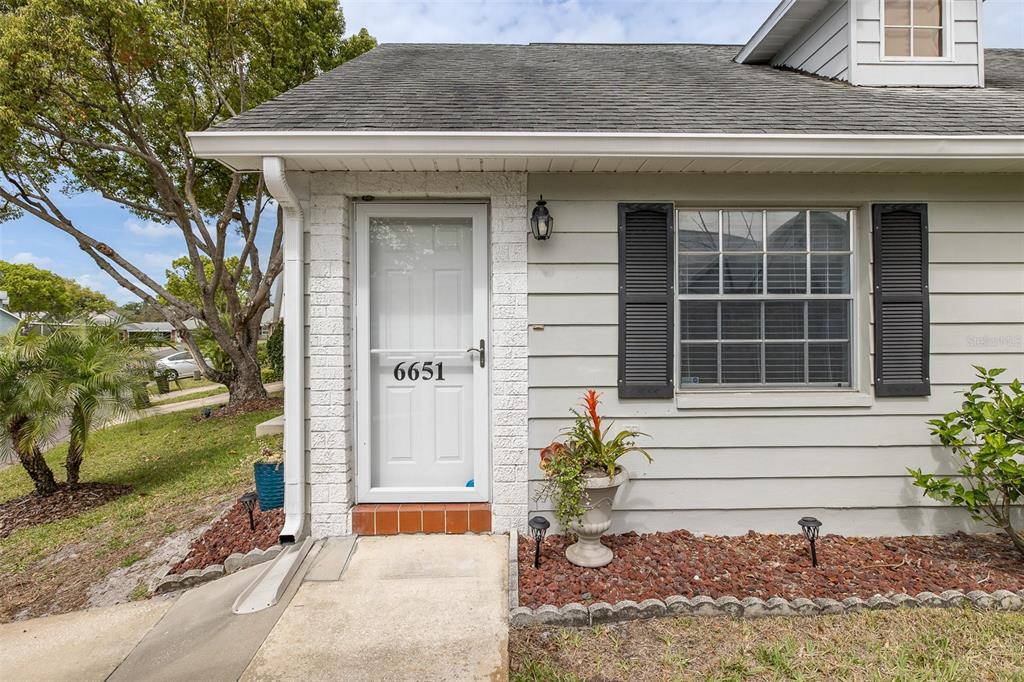 6651 Timbercove Lane New Port Richey, FL 34653 - Photo 5 of 39