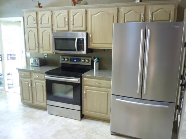 7401 West River Road Yorktown, IN 47396 - Photo 11 of 30 Gallery Image 11